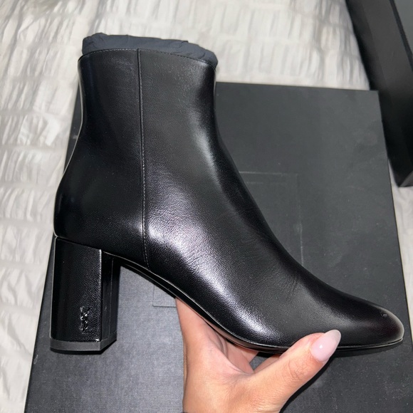Selling all designer shoes; Dior, ysl, Yeezy, Nike, Gucci - Picture 2 of 16